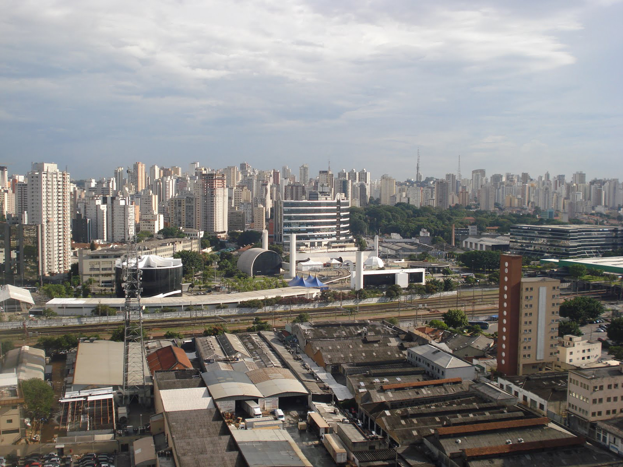 Descubra quais são as vantagens de morar na Barra Funda e desfrute de muito conforto!