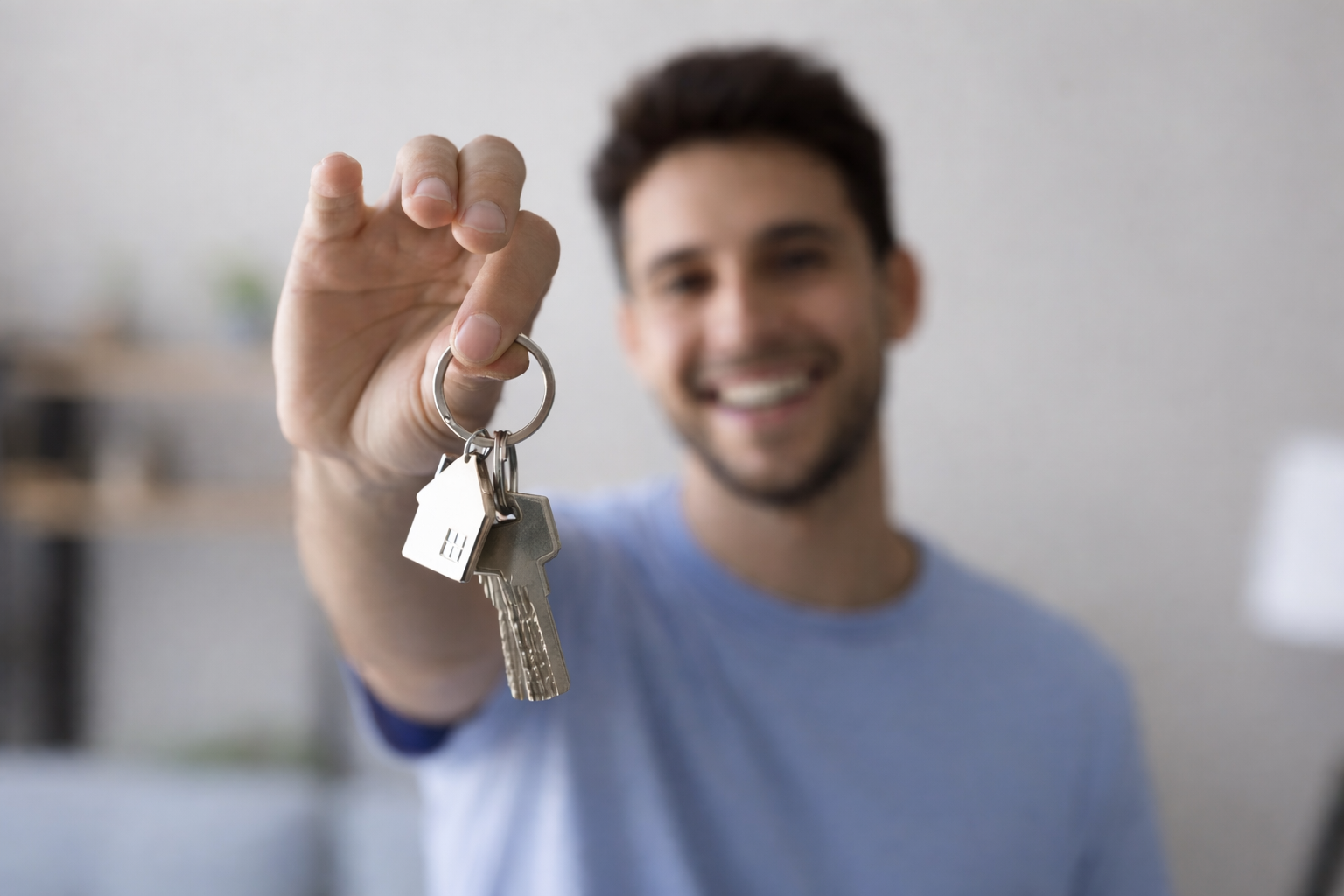 Sair de casa ou morar com os pais? Veja como se preparar