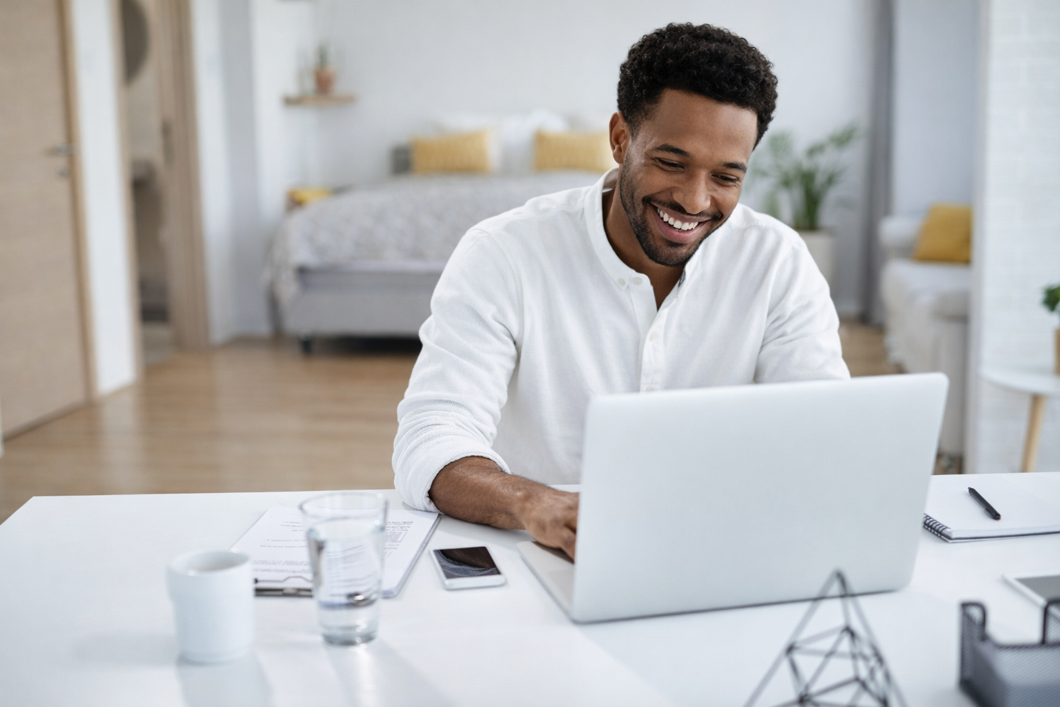 Trabalhar em casa: entenda as vantagens e como se organizar
