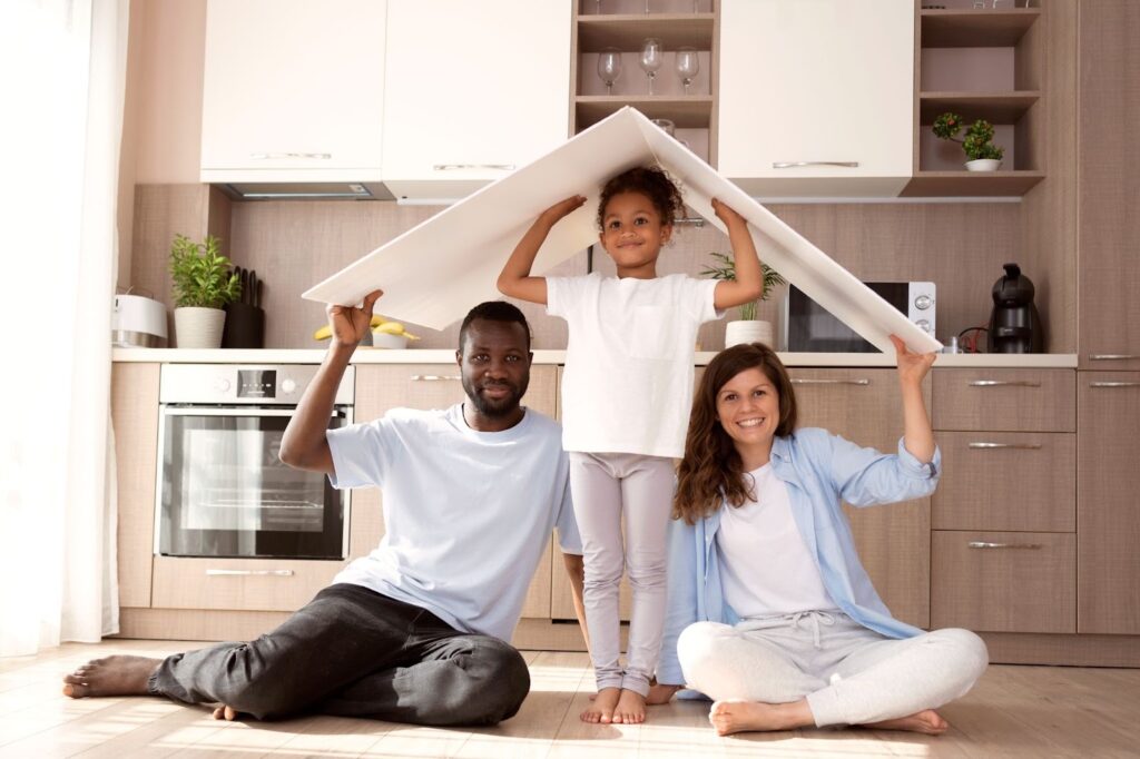 Famílias que possuem renda de até R$ 2.850,00 podem usar os depósitos futuros para aumentar o poder de compra no programa Minha Casa Minha Vida. 